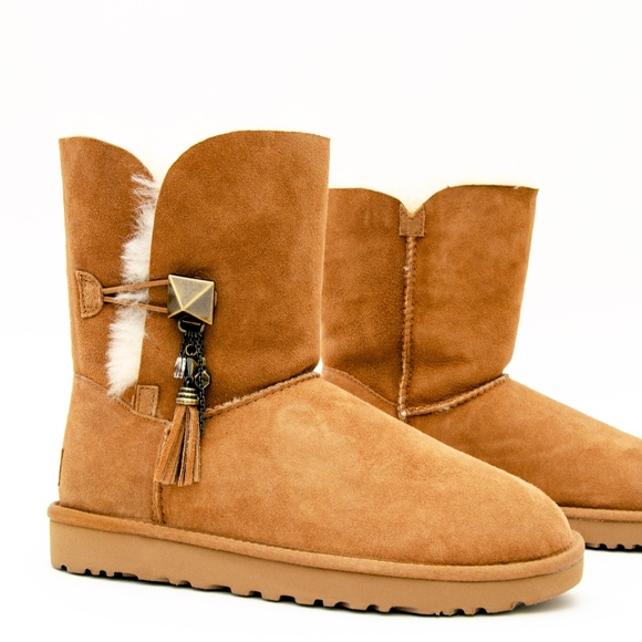 UGG Shoes - Ugg Lilou shearling lined TAN suede short boots 7